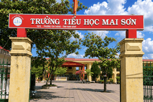 Nữ hiệu trưởng đập bàn, ném cốc khi về thăm trường cũ: Chính quyền nói gì?