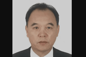 Trung Quốc: Cách chức, tịch thu tài sản, khai trừ khỏi Đảng đối với nguyên Bí thư Đảng ủy, nguyên Chủ nhiệm Liên hiệp Hợp tác xã Cung ứng và Tiếp thị sinh năm 1963