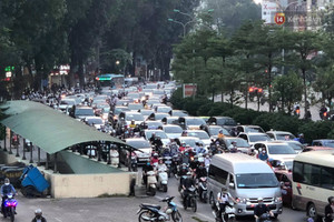 Từ 15/8, những người đi xe cá nhân để chở khách sẽ bị phạt đến 14.000.000 đồng