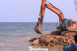 Lo ‘mất bãi tắm’ nổi tiếng Thanh Hóa khi xây bờ kè trăm tỷ
