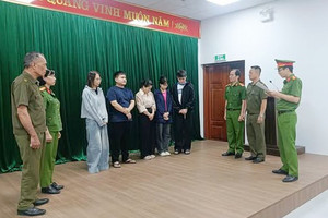 Cơ sở Spa dùng bác sĩ giả để hù dọa khách hàng nhằm bán các gói điều trị đắt tiền