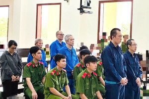 Tuyên án 18 năm tù đối với cựu Tổng Giám đốc Võ Trường Hùng