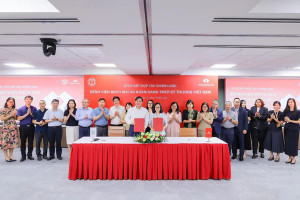 Techcombank bắt tay Bệnh viện Bạch Mai xây dựng hệ sinh thái tài chính y tế số