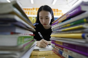 Viết vội vàng mấy chữ, thí sinh học giỏi bị chấm 0 điểm, giám khảo cùng nhà trường nhận đơn phúc khảo đã xem kỹ và tuyên bố lý do