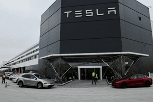 Buồn của Elon Musk: Tesla phải triệu hồi 3 triệu ô tô, sức ép từ Trung Quốc ngày càng lớn
