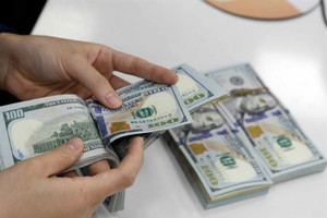 Tỷ giá hôm nay 24/8: Giá USD đi ngang, thị trường tự do tăng 50 đồng