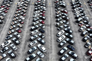 Mỹ đe dọa áp thuế 50% với toàn bộ ô tô, linh kiện Canada