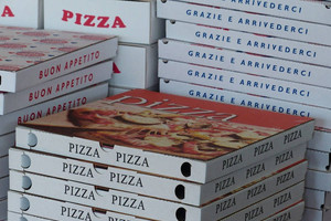 Nam tài xế 70 tuổi nhận khoản tip 600 triệu đồng sau một đơn pizza