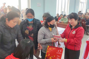 Vingroup vừa chi tiền hỗ trợ cho một hộ dân tại tỉnh Lào Cai