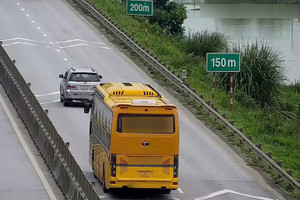 Cục CSGT lý giải về quy định giữ khoảng cách an toàn trên cao tốc, đã có 2 trường hợp tài xế ô tô đầu tiên bị xử phạt