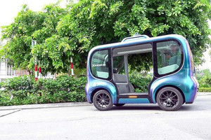 Hà Nội thử nghiệm xe buýt tự hành, robot giao hàng tự động