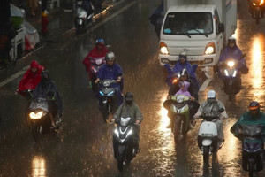 Miền Bắc tiếp tục mưa dông vào chiều tối