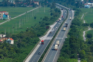 Chuyên gia giao thông: Xác định chính xác khoảng cách tương ứng với tốc độ không đơn giản