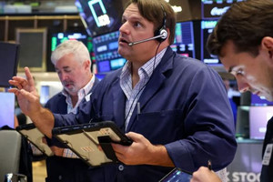 Giá vàng hôm nay 29/8: Cắm đầu lao dốc sau phát biểu của Chủ tịch Fed