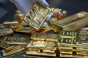 Giọng điệu cứng rắn của Chủ tịch Fed khiến giá vàng lao dốc