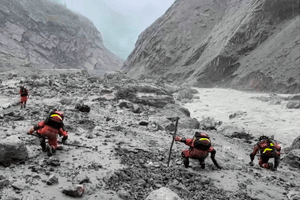 Nepal chật vật cứu hàng trăm người kẹt trong hầm, Trung Quốc khẩn cấp điều chuyên gia hỗ trợ