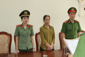Khởi tố Tưởng Thị Hòe sinh năm 1960, thu giữ 226,5kg bánh cuốn chứa hàn the