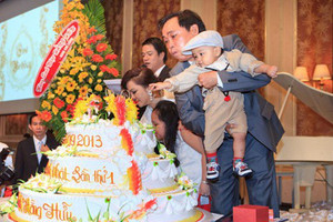 ‘Tỷ phú nhỏ tuổi nhất Việt Nam’ nhà ông Huỳnh Uy Dũng: Tiệc thôi nôi mời 600 khách, thừa kế tài sản hàng nghìn tỷ, được lấy tên đặt cho quỹ thiện nguyện nổi tiếng
