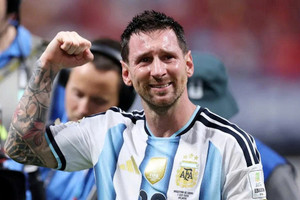 Messi chính thức rời tuyển Argentina