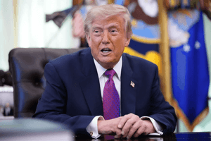 Ông Trump ‘mang về’ 65 tỷ thùng dầu, bao giờ giá xăng ở Mỹ sẽ giảm?
