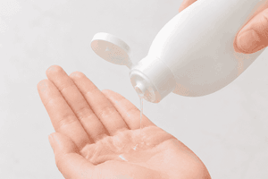 Bộ Y tế yêu cầu thu hồi 2 lô dung dịch vệ sinh trên toàn quốc