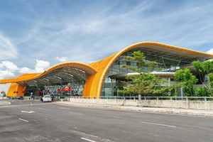 Sân bay tại tỉnh rộng nhất Việt Nam đón chuyến bay quốc tế đầu tiên sau gần 1 tháng vận hành trở lại
