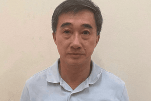 Khởi tố, bắt tạm giam Thứ trưởng Bộ Y tế Trần Văn Thuấn