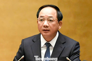 Thực hành theo Bác phải gắn chặt với khuyến khích và bảo vệ cán bộ dám nghĩ, dám làm