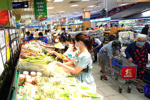 Bán lẻ và dịch vụ 8 tháng vượt 5,2 triệu tỷ đồng: Địa phương nào dẫn đầu đà bứt phá?