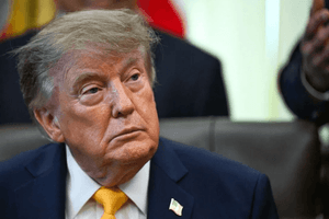 Ông Trump tuyên bố Mỹ đã tiếp quản Iran, gọi xung đột là 'chuyện nhỏ'