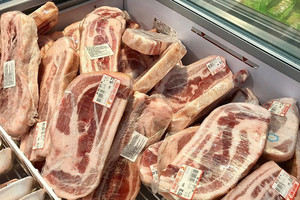 Thịt heo nhập khẩu chỉ khoảng 43.000 đồng/kg, vì sao giá thịt trong nước vẫn cao hơn nhiều?