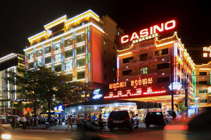Campuchia siết sòng bạc, đình chỉ toàn bộ cá cược trực tuyến