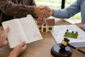 Giấy tờ viết tay mua bán đất từ 1993–2014 có phải là ‘hợp đồng đã ký’ và áp dụng xử phạt?