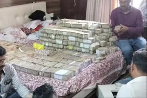 Tịch thu 46 tỷ đồng tiền mặt, 14kg vàng, 294kg bạc, phong tỏa 100 tài khoản của người đàn ông làm nghề môi giới
