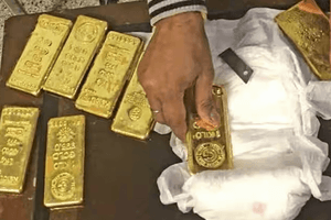 Tịch thu thỏi vàng 24K trị giá 2,9 tỷ được cất giấu bên trong một chiếc máy chạy bộ nhập khẩu