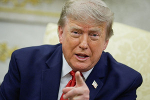Tổng thống Mỹ Trump dọa tấn công 'nhiều hơn nữa' các tàu chở dầu của Iran