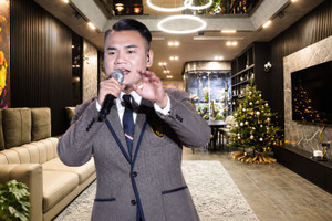 Soi cận bên trong biệt thự triệu đô của ca sĩ Khắc Việt: Nội thất sang trọng, có studio riêng, không gian hiện đại