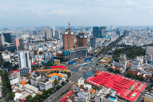 Sau 13 năm khởi công, tòa tháp đôi chọc trời 235m cao nhất Việt Nam tăng tốc hoàn thành
