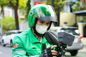 Lùm xùm phí Grab cao, cần siết lại ‘luật chơi’?