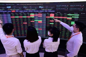 Chứng khoán tăng giảm trái chiều, khối ngoại gom hơn 1.500 tỷ đồng sau 2 phiên: Đâu là tâm điểm trước ngày nâng hạng?