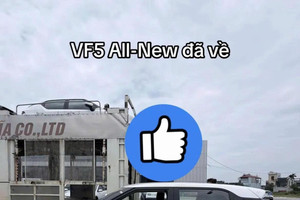 Mẫu xe điện 'quốc dân' VinFast VF 5 xuất hiện tại đại lý: Từ mâm xe đến nội thất đều khác trước