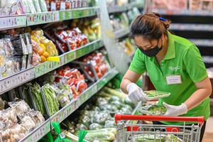 Phó Thủ tướng yêu cầu kiểm soát chặt giá xăng dầu, thực phẩm, nhà ở, học phí trong 4 tháng cuối năm