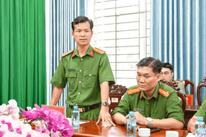 Bắt giữ Lê Tấn Bửu giữa rừng, tịch thu 8 cây vàng SJC, gần 200 triệu tiền mặt, 2 xe máy, 3 điện thoại di động lúc 14h30