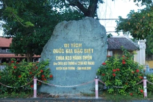 Chùa cổ nằm giữa ngôi làng hình 'cá chép vượt Vũ Môn', hơn 400 năm không có sư trụ trì