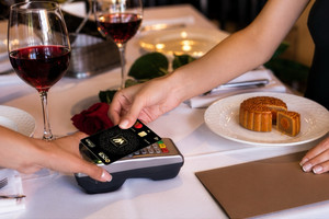 Trọn vị đoàn viên cùng OCB Mastercard World 2in1