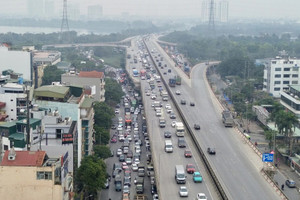 Lưu lượng giao thông gấp 8 lần thiết kế, Vành đai 3 trên cao Hà Nội được đề xuất bỏ làn dừng khẩn cấp