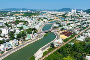 Hai đô thị rộng hơn 2.400 km² được quy hoạch lại, mở thêm các hành lang kinh tế mới