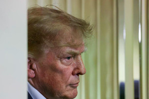 Tổng thống Trump cân nhắc 'bước ngoặt quan trọng' trong cuộc chiến với Iran