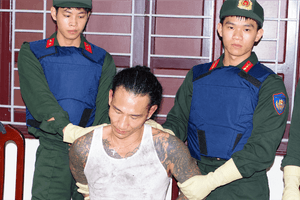 Khám xét nơi ở, bắt khẩn cấp giang hồ mạng 'Đức Cộng'