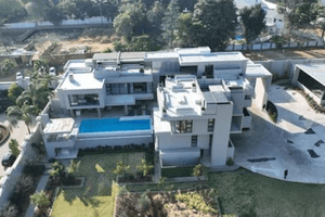 Tịch thu 1 biệt thự, 2 căn penthouse, 1 điền trang cùng nhiều siêu xe Lamborghini, Bentley, du thuyền... trị giá 521,8 tỷ của nam doanh nhân ngành thiết bị y tế